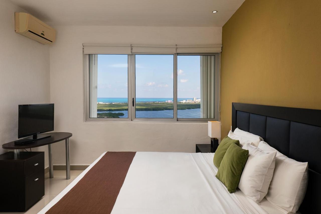 Suites Malecon Cancun Bagian luar foto